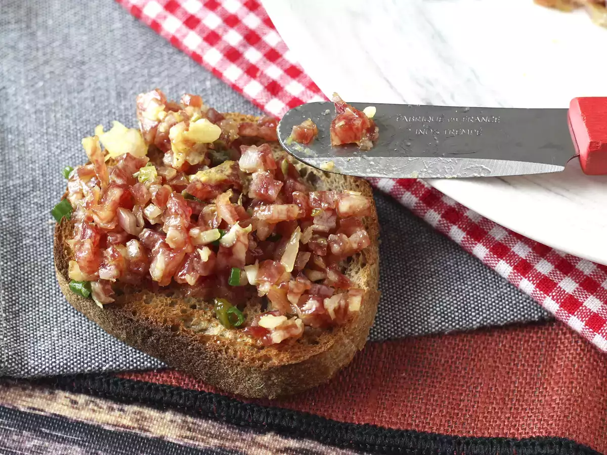 Tartar de fuet: ekspresna različica klasičnega tatarskega biftka - fotografija 4