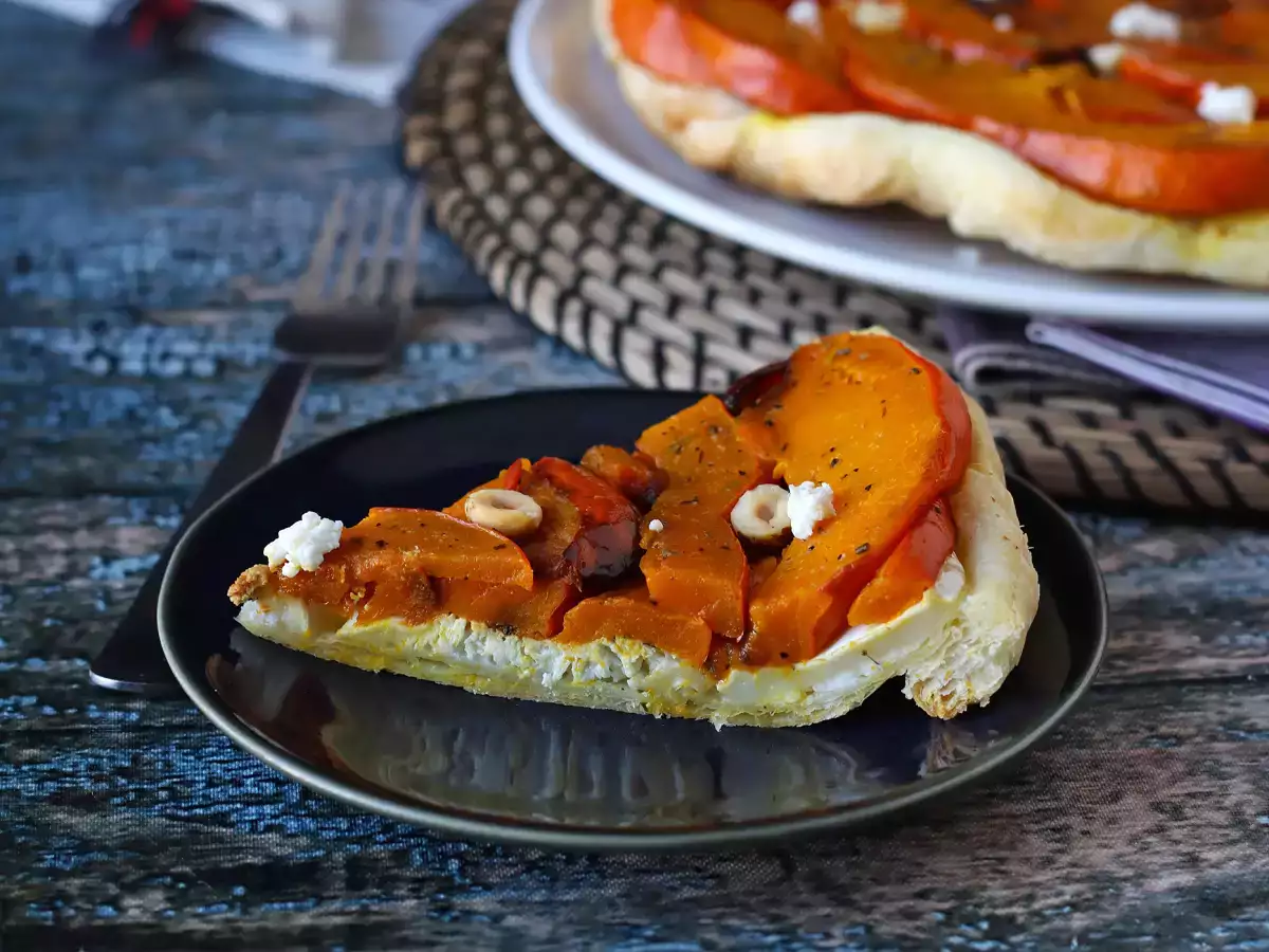 Tatin iz hokaido buče s kozjim sirom in medom - fotografija 3