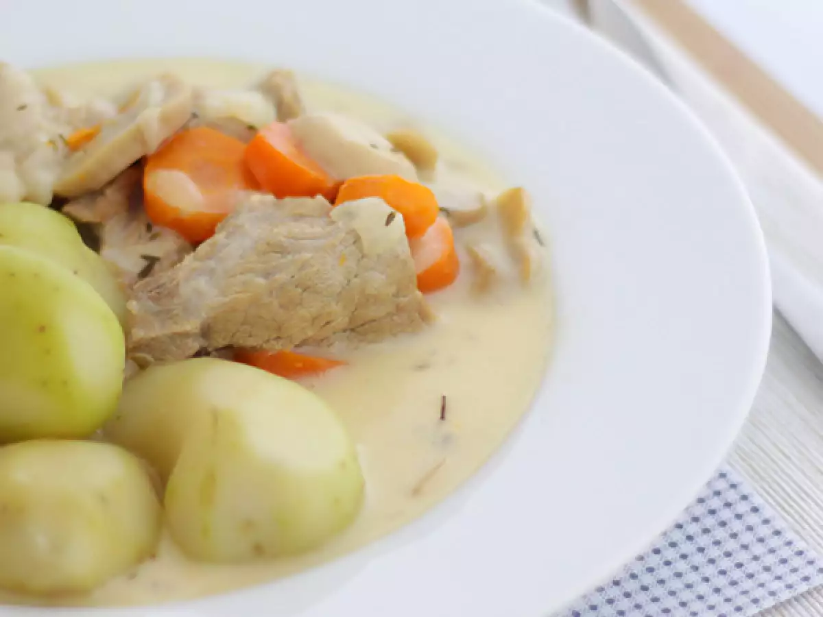 Telečja obara v beli omaki (blanquette de veau) - fotografija 4
