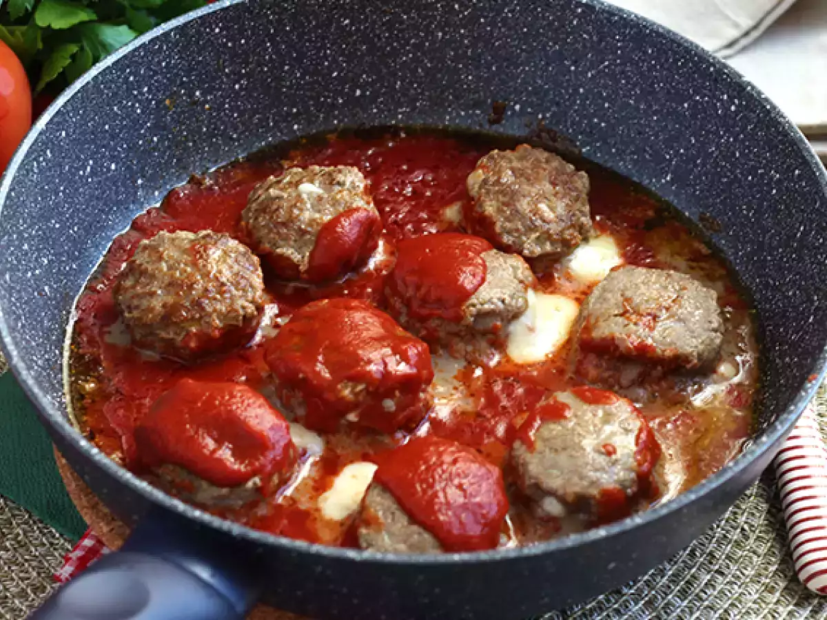 Telečje mesne kroglice, polnjene z mocarelo - fotografija 4