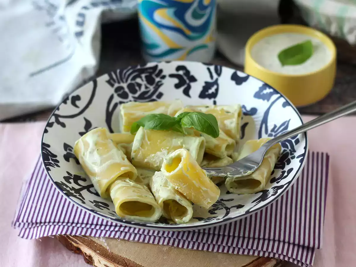 Testenine s kremo rikote in baziliko - fotografija 2