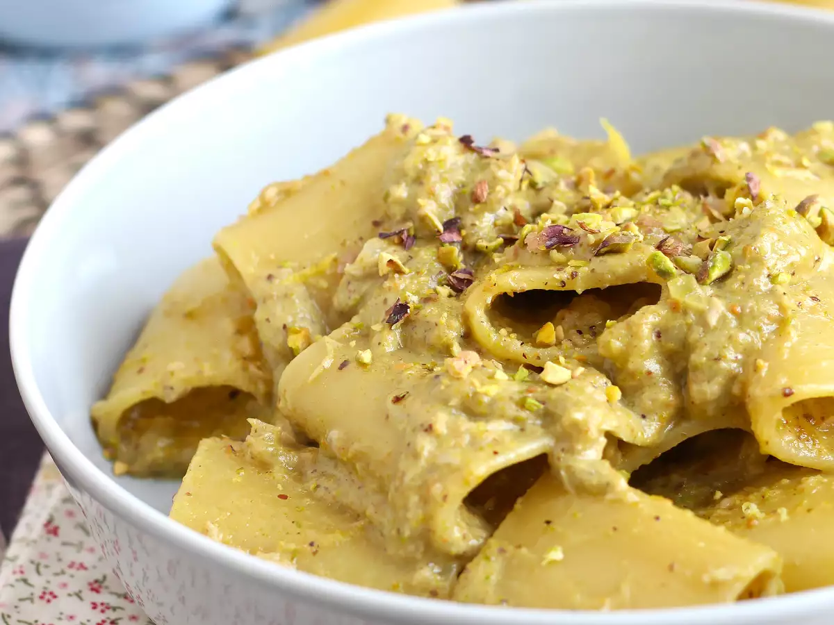 Testenine s tuno, pistacijami in limono - fotografija 2