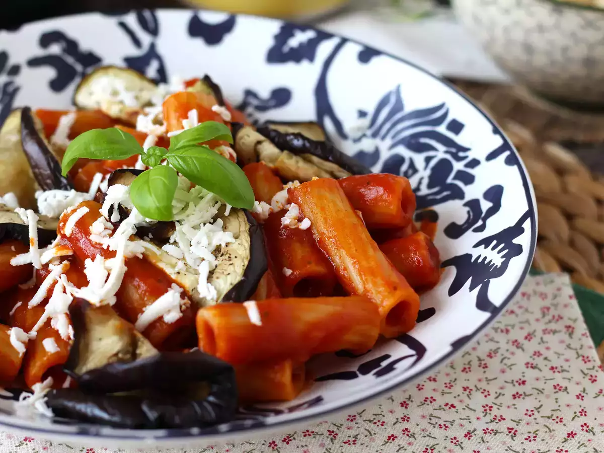 Testenine Siciliana z jajčevci, enostavna in lahka različica - Pasta alla Norma - fotografija 2