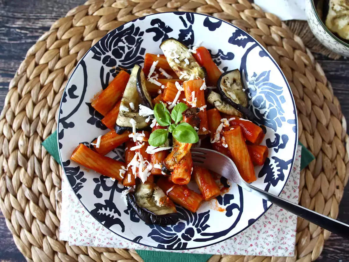 Testenine Siciliana z jajčevci, enostavna in lahka različica - Pasta alla Norma - fotografija 3