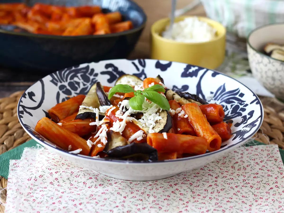 Testenine Siciliana z jajčevci, enostavna in lahka različica - Pasta alla Norma - fotografija 6