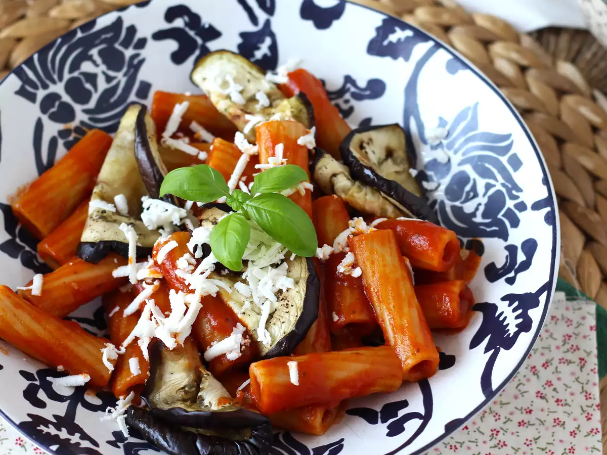 Testenine Siciliana z jajčevci, enostavna in lahka različica - Pasta alla Norma - fotografija 7