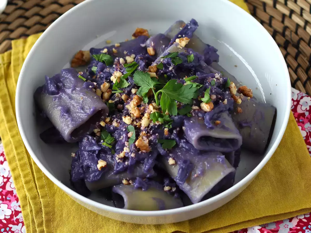 Testenine z rdečim zeljem in orehi, prva jed, ki je videti dobro in jo je enostavno pripraviti. - fotografija 5