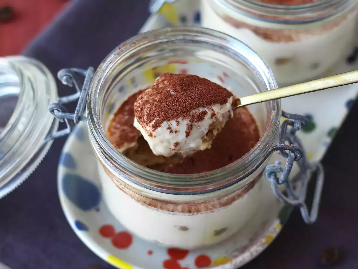 Tiramisu iz svilnatega tofua brez mascarponeja in jajc - fotografija 4