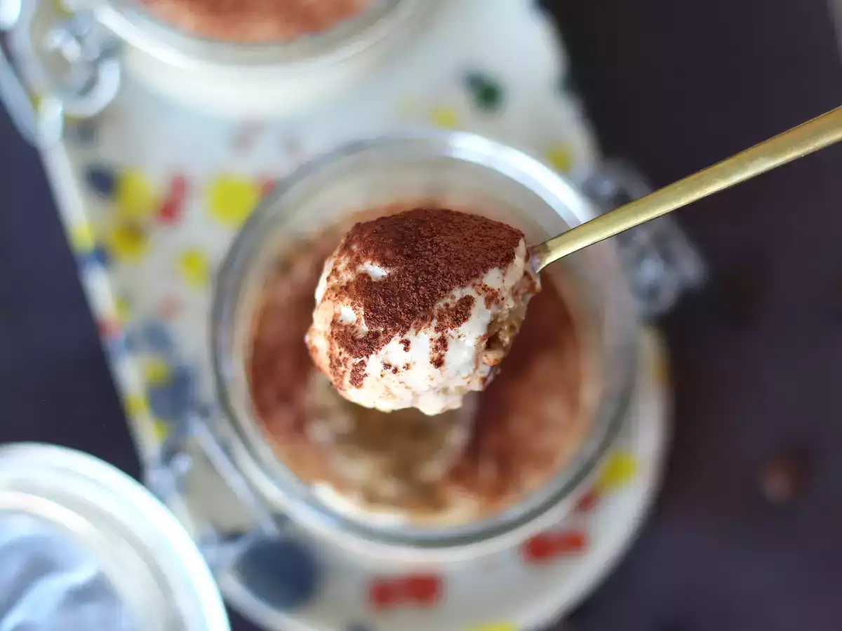 Tiramisu iz svilnatega tofua brez mascarponeja in jajc - fotografija 5