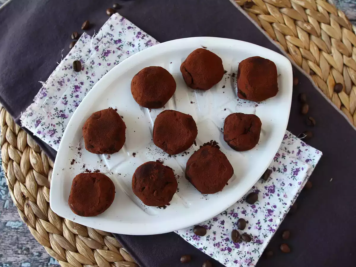 Tiramisu kroglice – popolna italijanska sladica v mini porcijah, ki se odlično poda h kavi! - fotografija 5