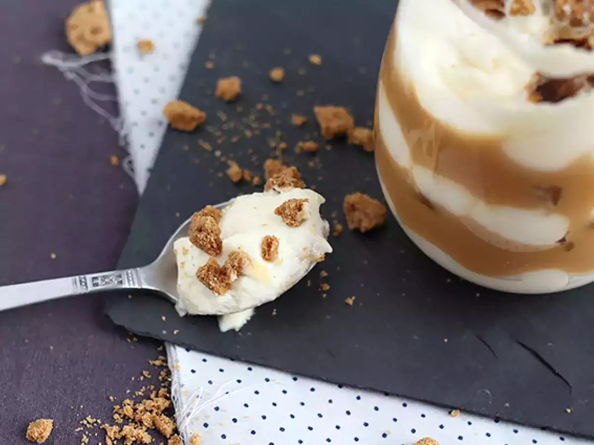 Tiramisu s speculoos piškoti in slano karamelo - fotografija 5