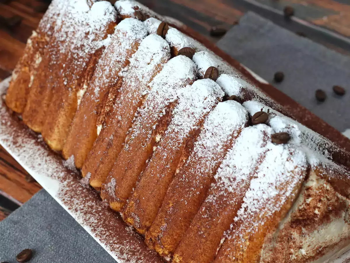 Tiramisu v obliki polena brez kalupa za ljubitelje kave - fotografija 3