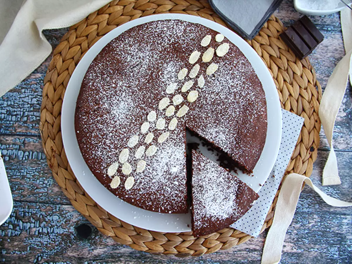 Torta caprese – sočna čokoladna torta z mandlji - fotografija 2