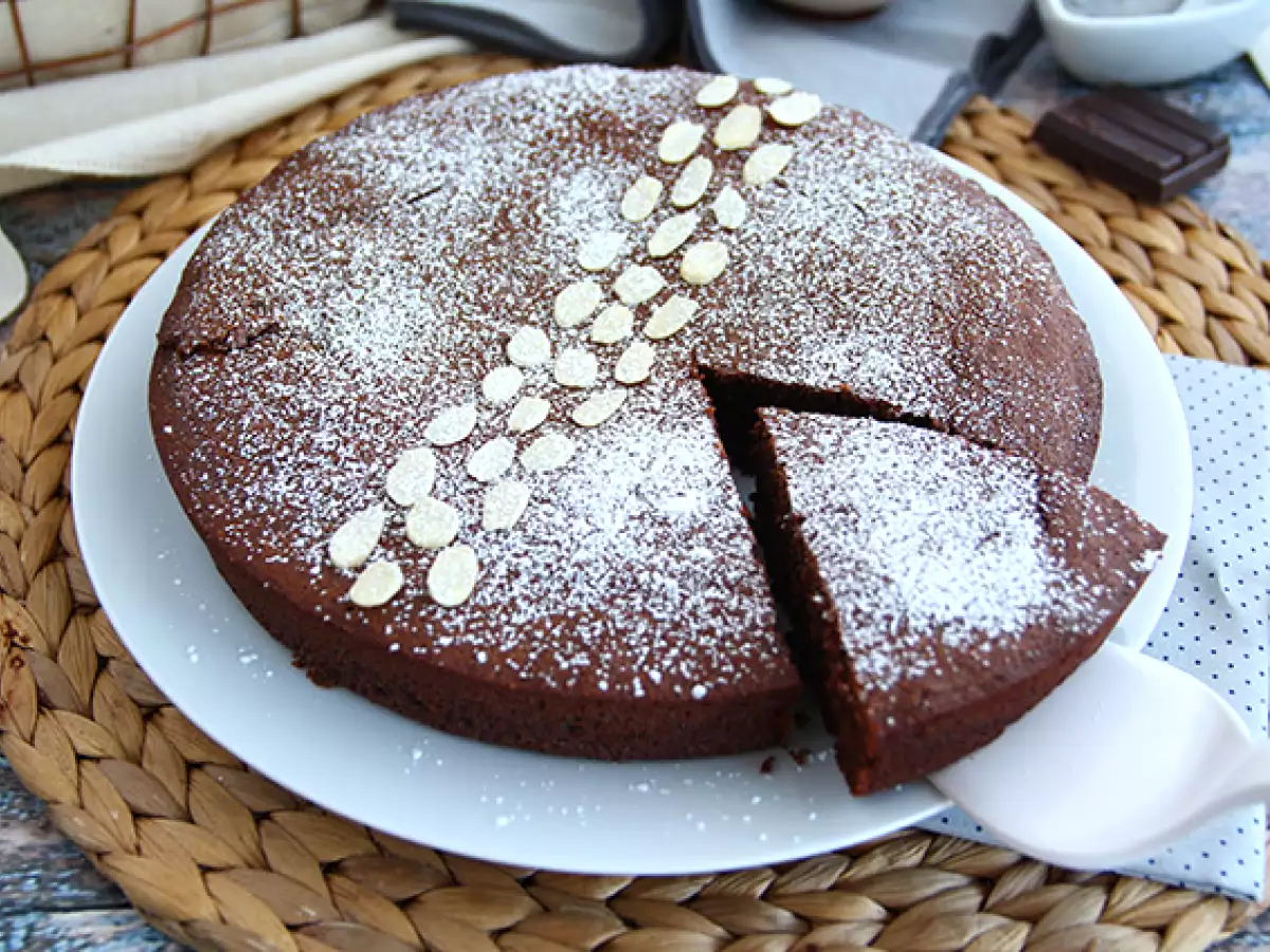 Torta caprese – sočna čokoladna torta z mandlji - fotografija 5