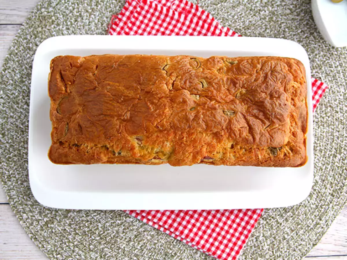 Torta s šunko in sirom z zelenimi olivami - fotografija 5