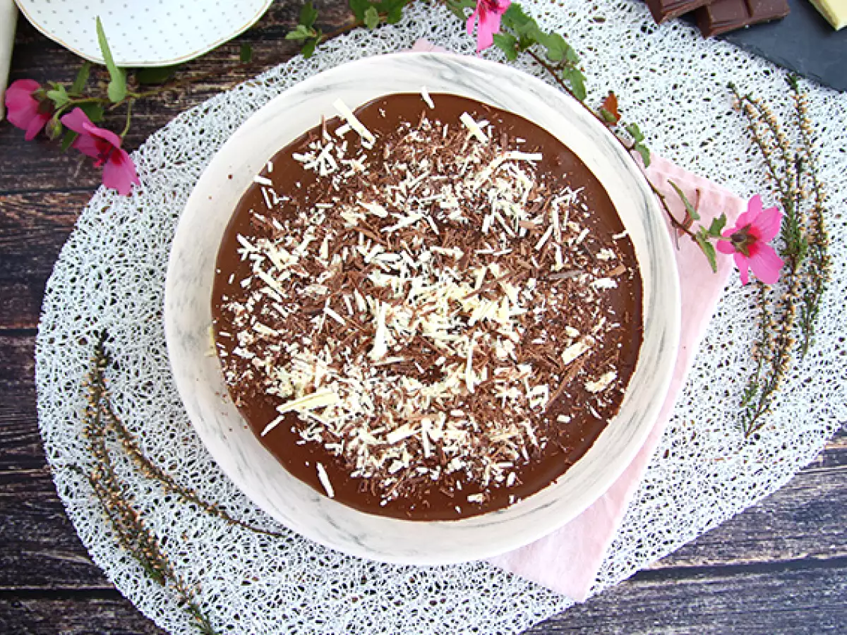 Torta s tremi čokoladami, izjemno kremasta - fotografija 4