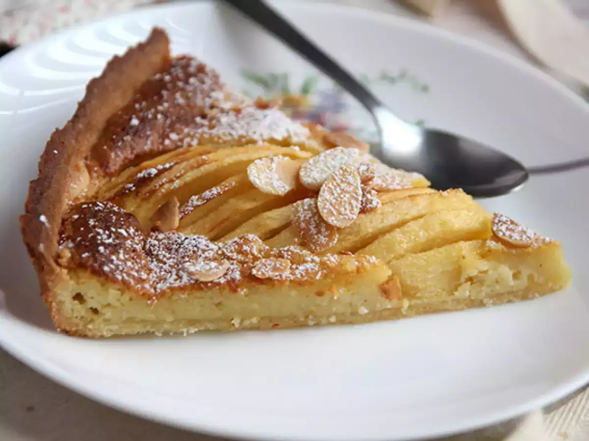 Torta z jabolki in mandlji (Tarte normande) - fotografija 5