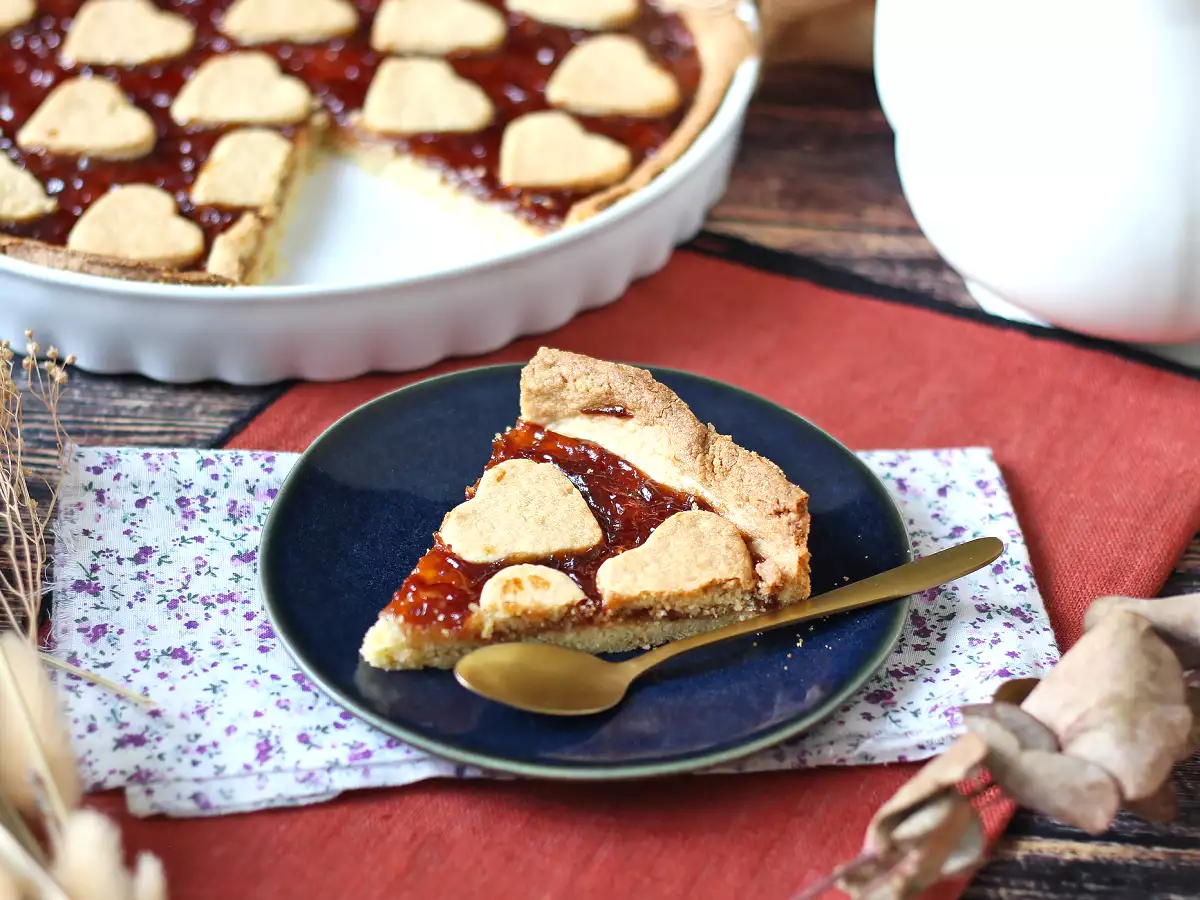 Torta z jagodno marmelado: klasičen recept za krhko testo (tudi srca) - fotografija 4