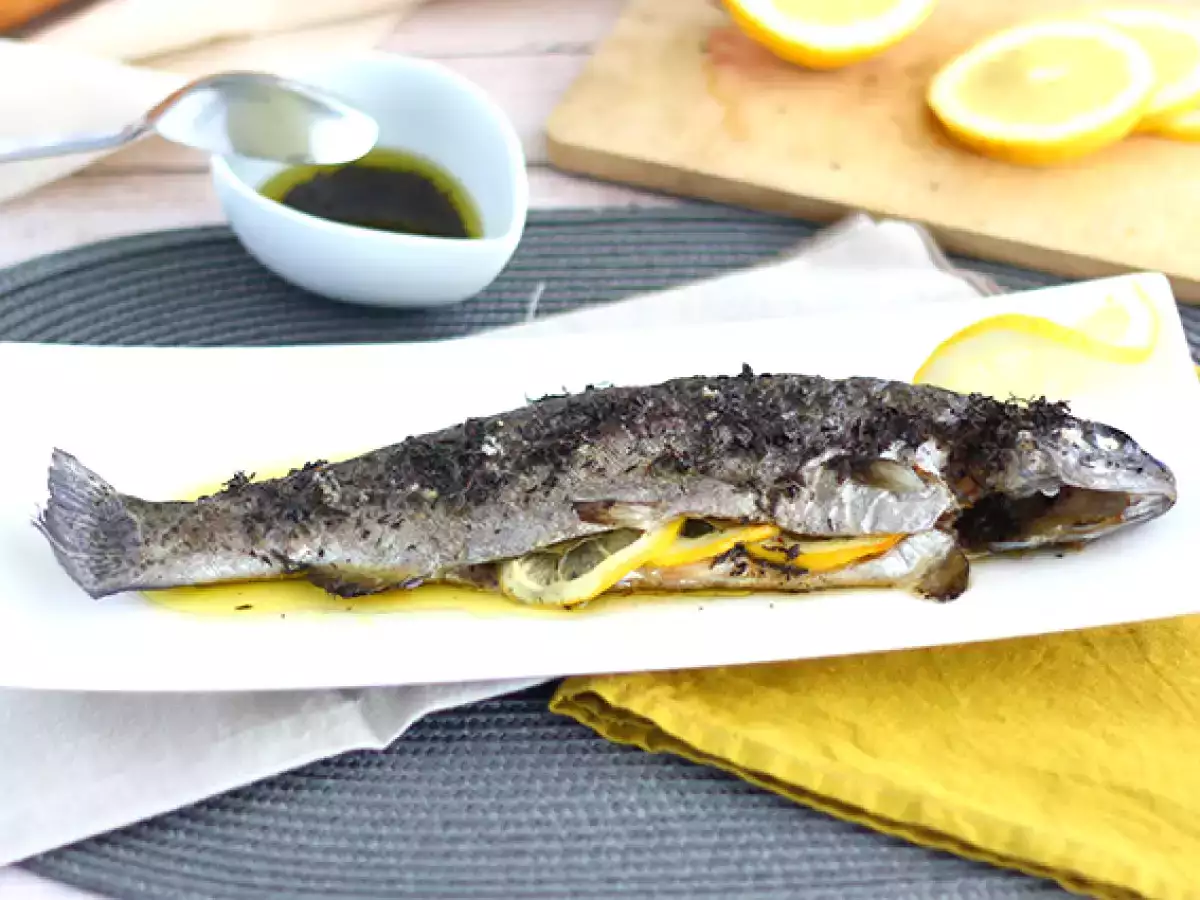 V pečici pečena postrv s timijanom in oljčnim oljem - fotografija 2