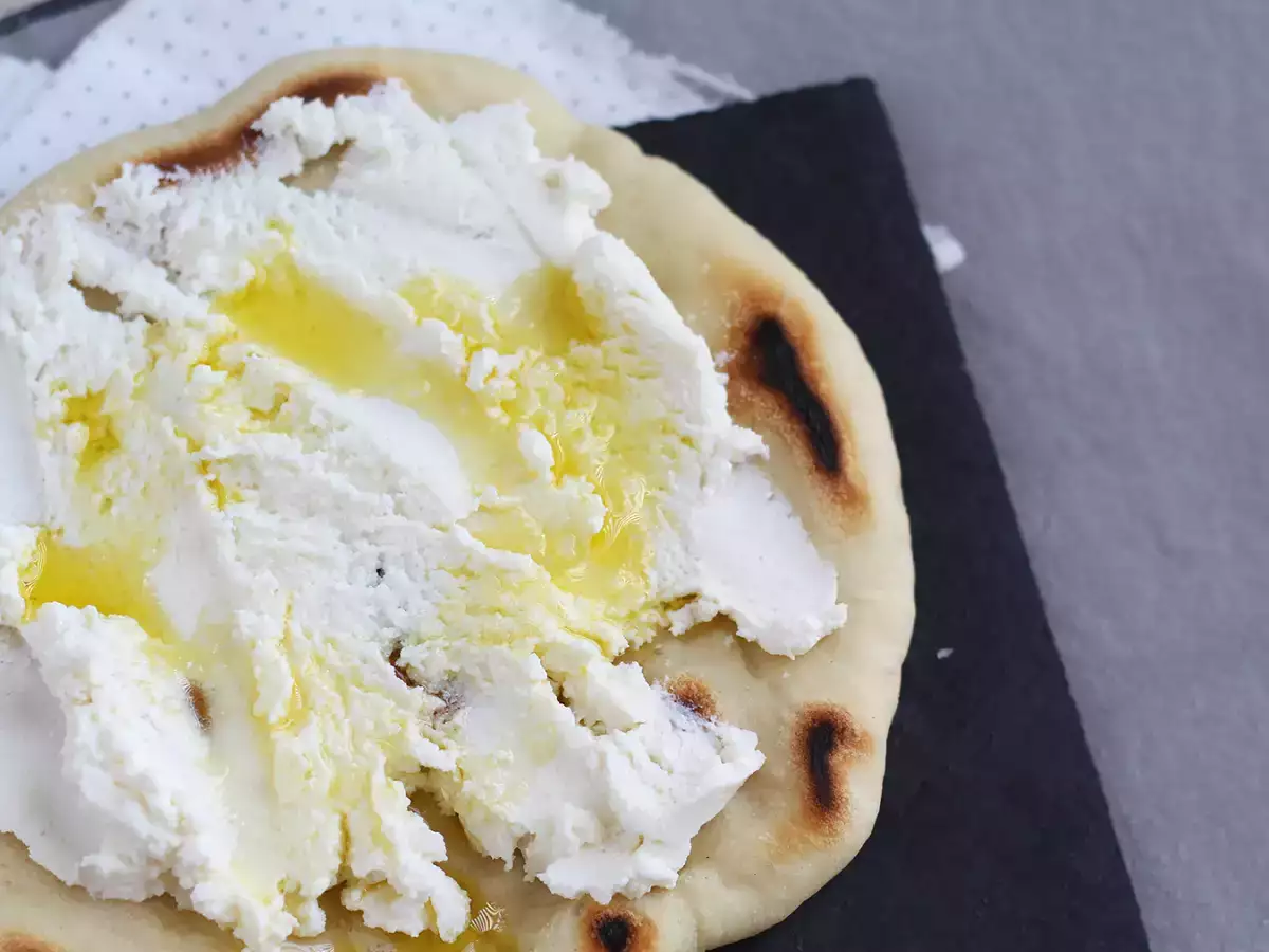 V ponvi ocvrt kruh pita - fotografija 4