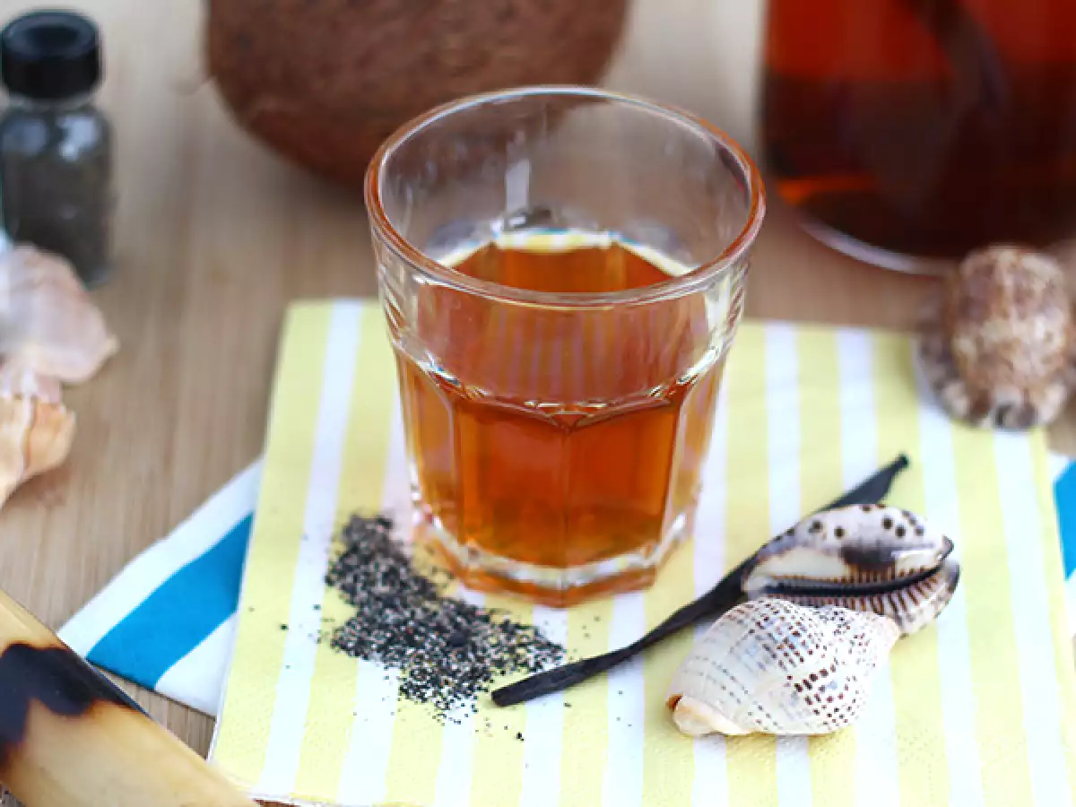 Vanilija in cimet, aranžirana z rumom - fotografija 2