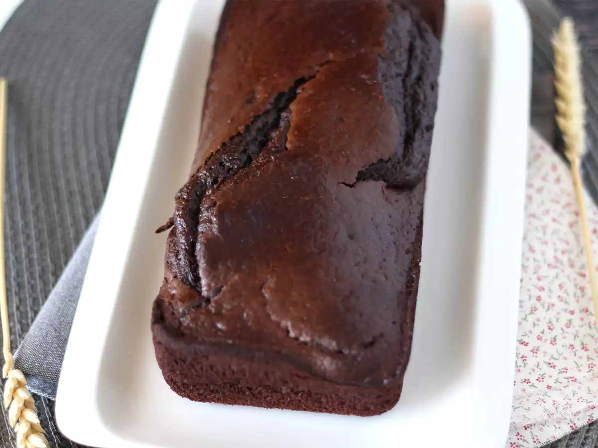 Veganska čokoladna torta, ki je tako preprosta kot vedno - fotografija 2