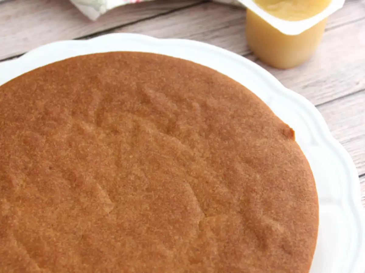 Veganska in brezglutenska torta iz sojinega jogurta in jabolčne čežane - fotografija 2