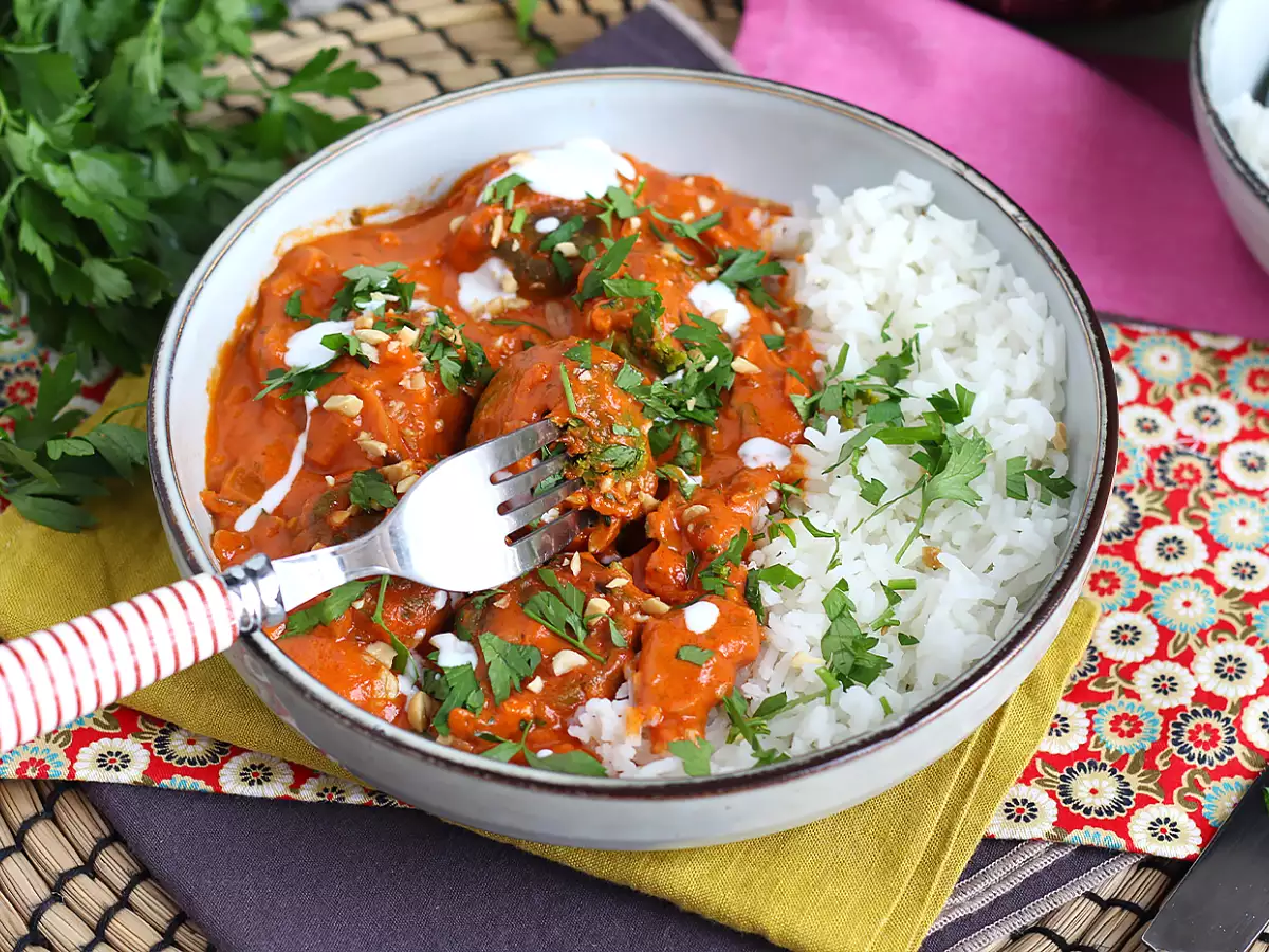 Veganska malai kofta: čičerikine kroglice v paradižnikovi omaki - fotografija 2