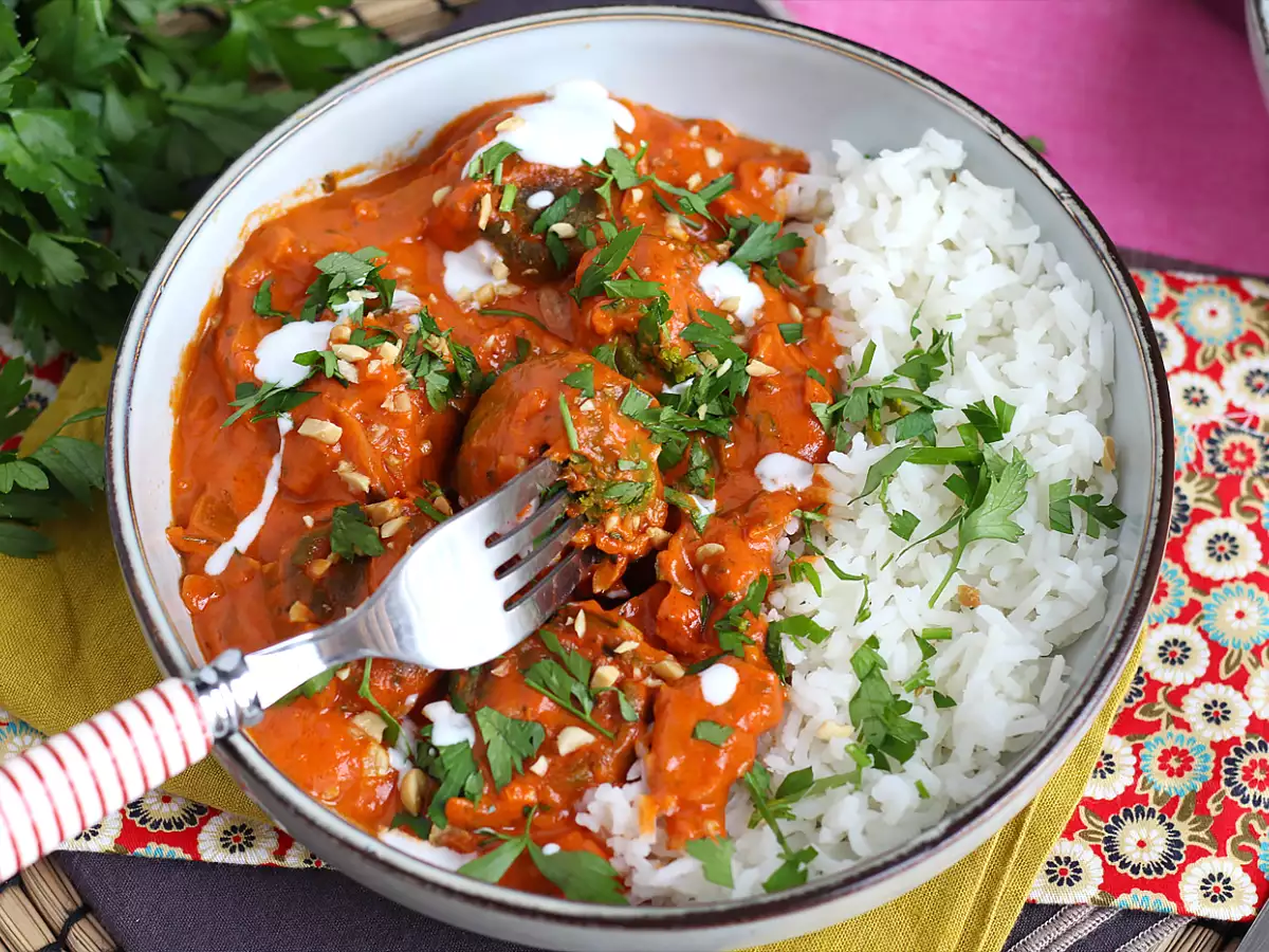 Veganska malai kofta: čičerikine kroglice v paradižnikovi omaki - fotografija 4