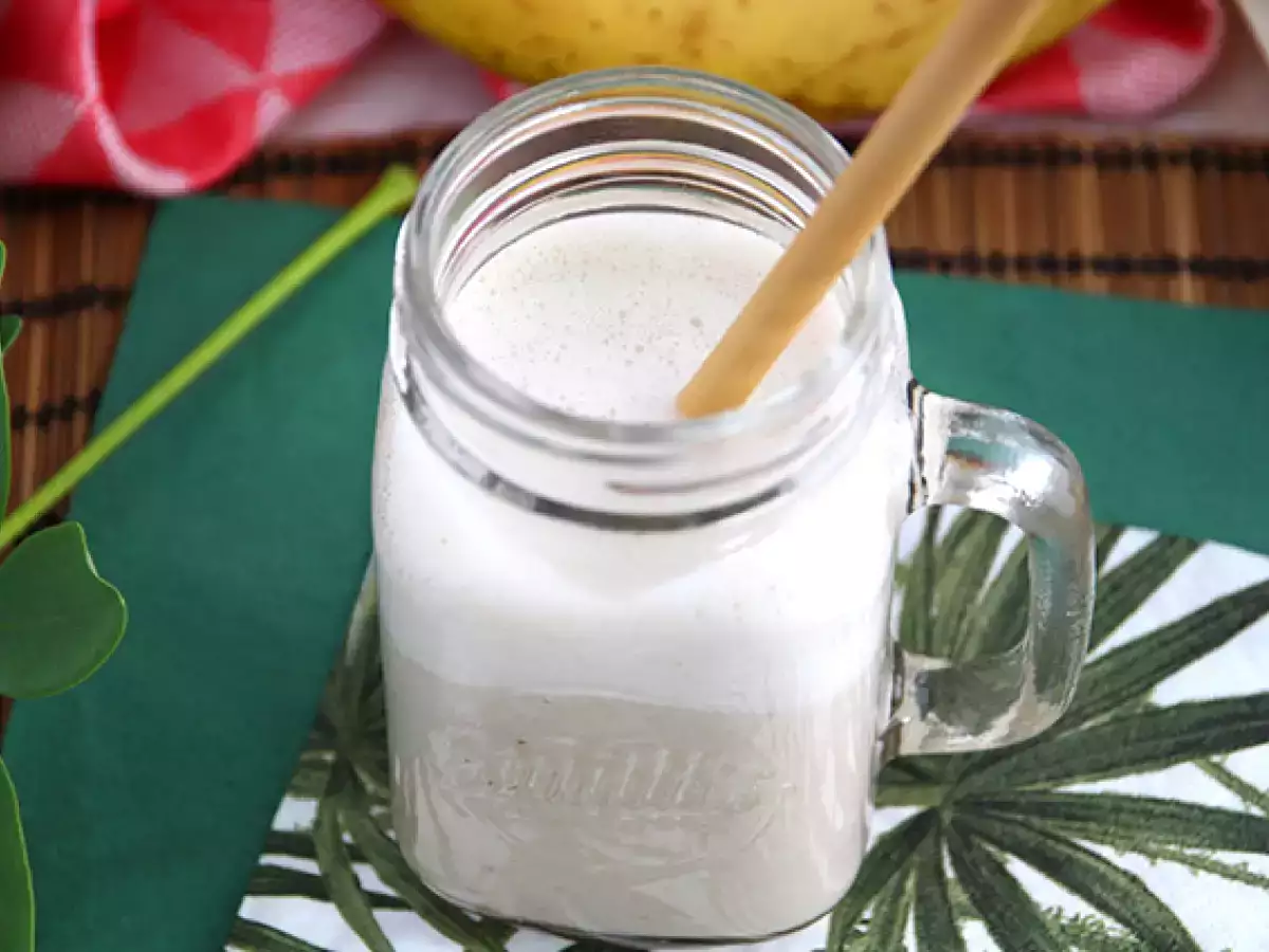 Veganski bananin milkshake - fotografija 4