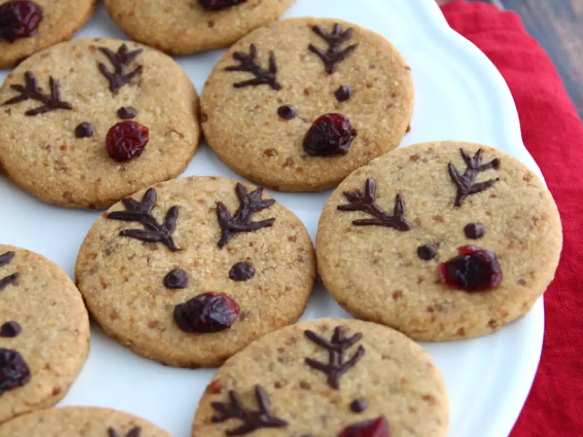 Veganski brezglutenski krhki piškoti v obliki jelenčkov - fotografija 2