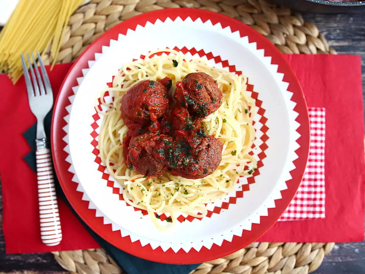 Vegetarijanske kroglice iz seitana v paradižnikovi omaki - fotografija 3