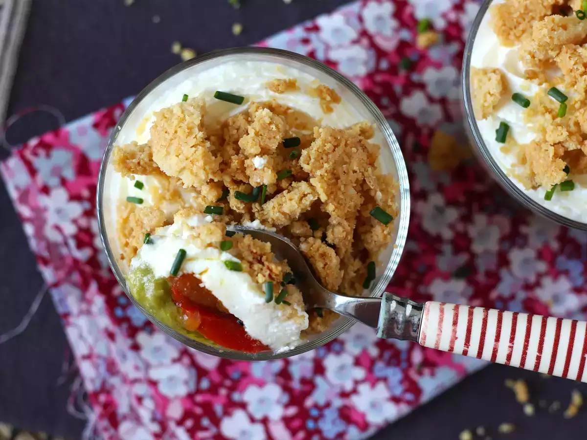 Vegetarijanske verrines: grahova kremna juha, parmezanov drobljenec in maskarponejeva krema - fotografija 4