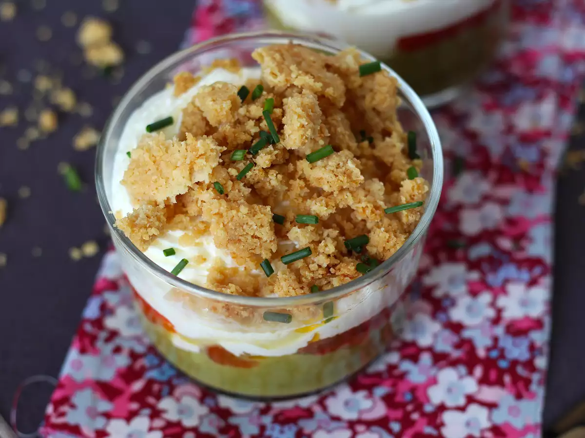 Vegetarijanski kozarčki: grahova krema, parmezanov drobljenec in maskarponejeva krema - fotografija 6