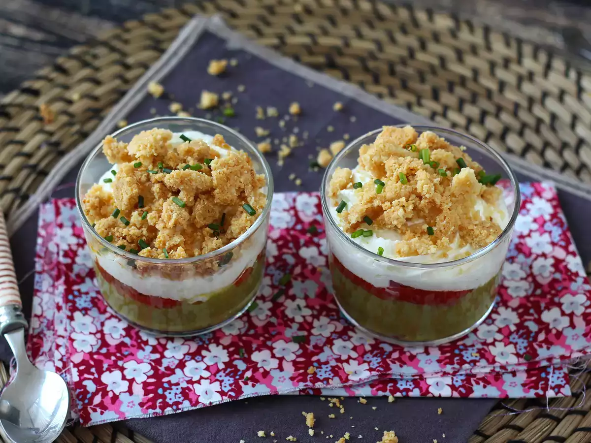 Vegetarijanski kozarčki: grahova krema, parmezanov drobljenec in maskarponejeva krema - fotografija 9