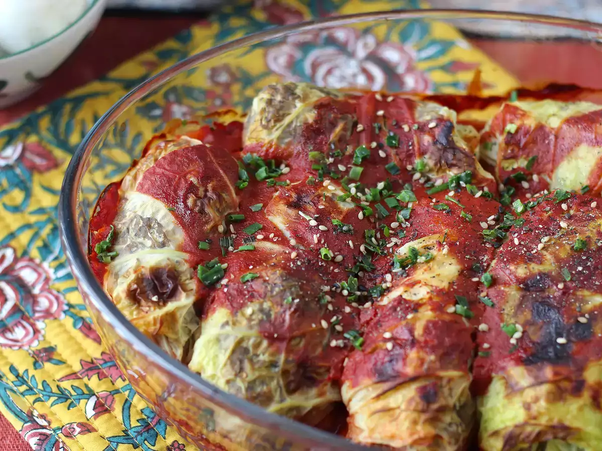 Vegetarijansko polnjeno zelje z gobami, rižem in misom - fotografija 2