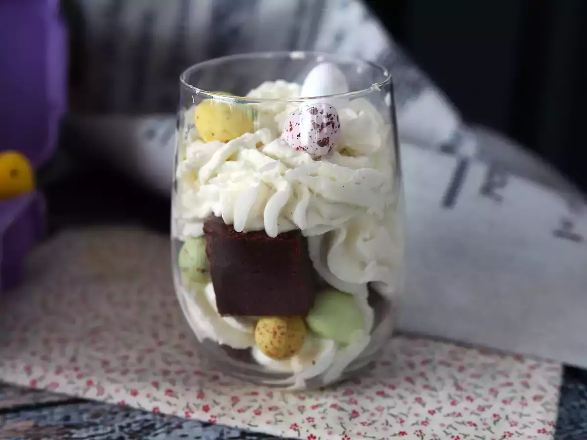 Velikonočni brownie in stepena smetana verrines - fotografija 2