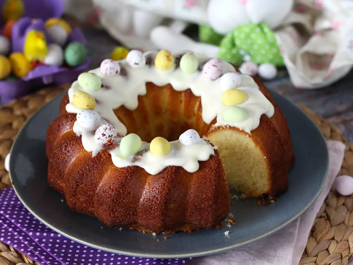 Velikonočni bundt kolač z limono in belo čokolado - fotografija 8