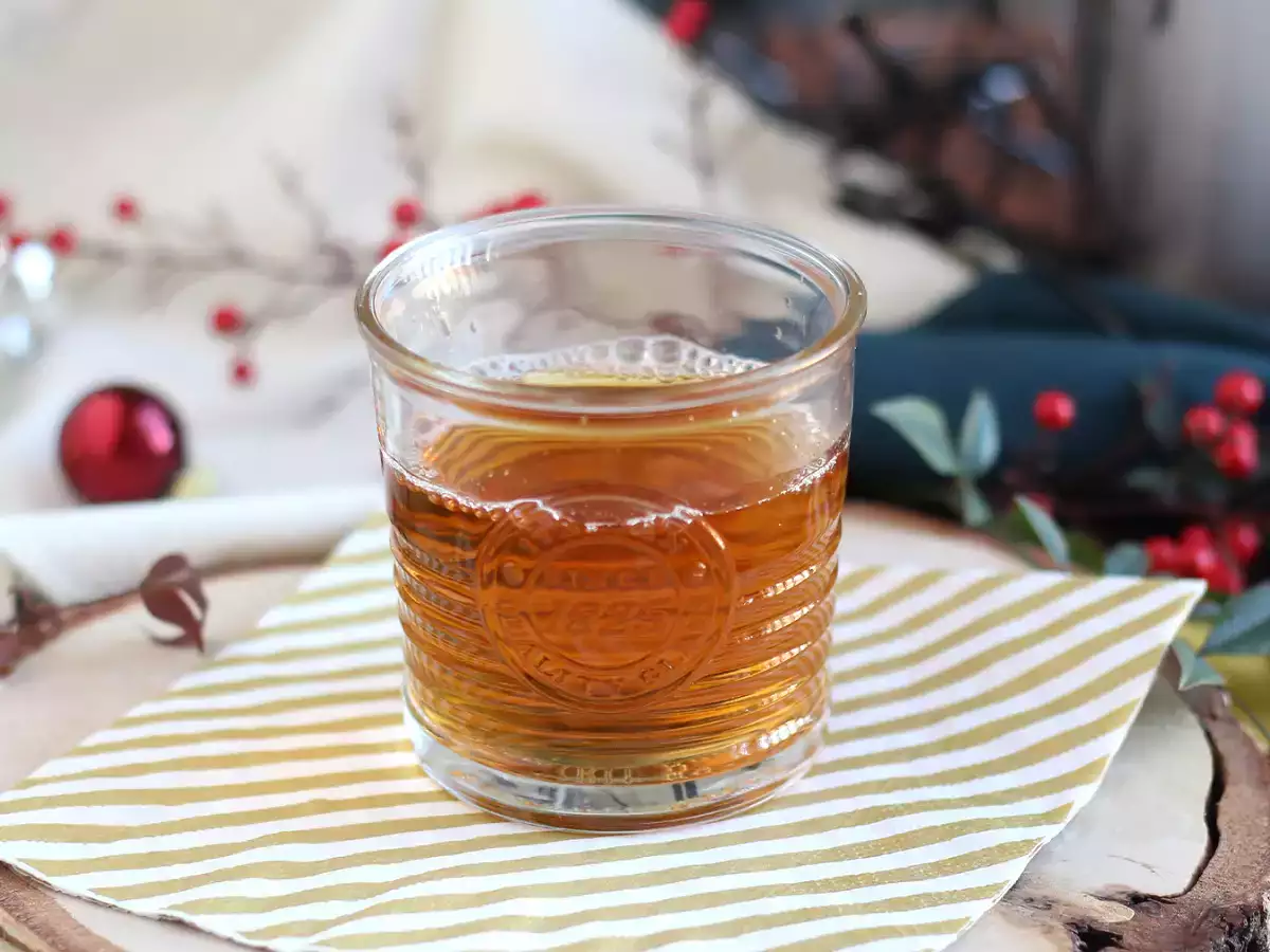 Wassail, začinjen božični koktajl