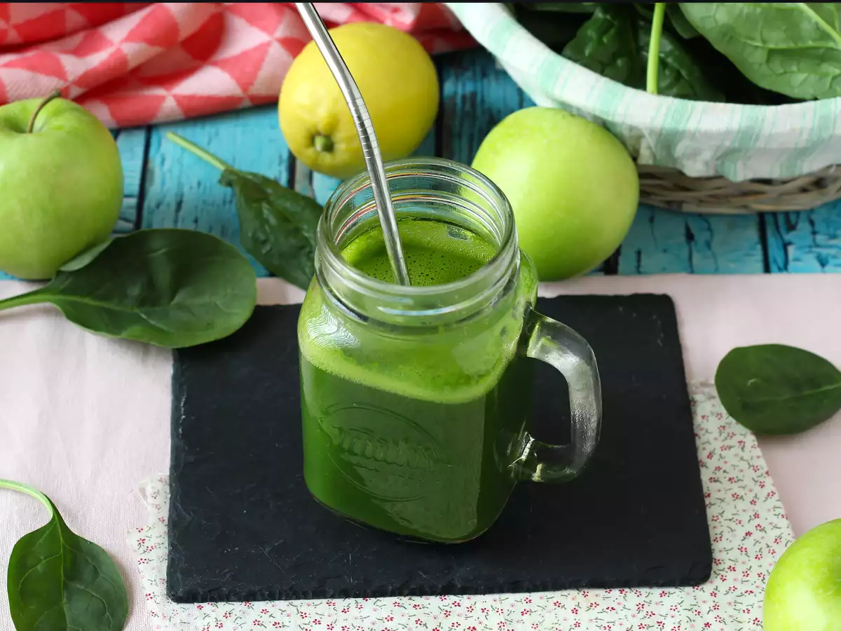 Zeleni razstrupljevalni sok brez sokovnika za največ vitaminov! - fotografija 4