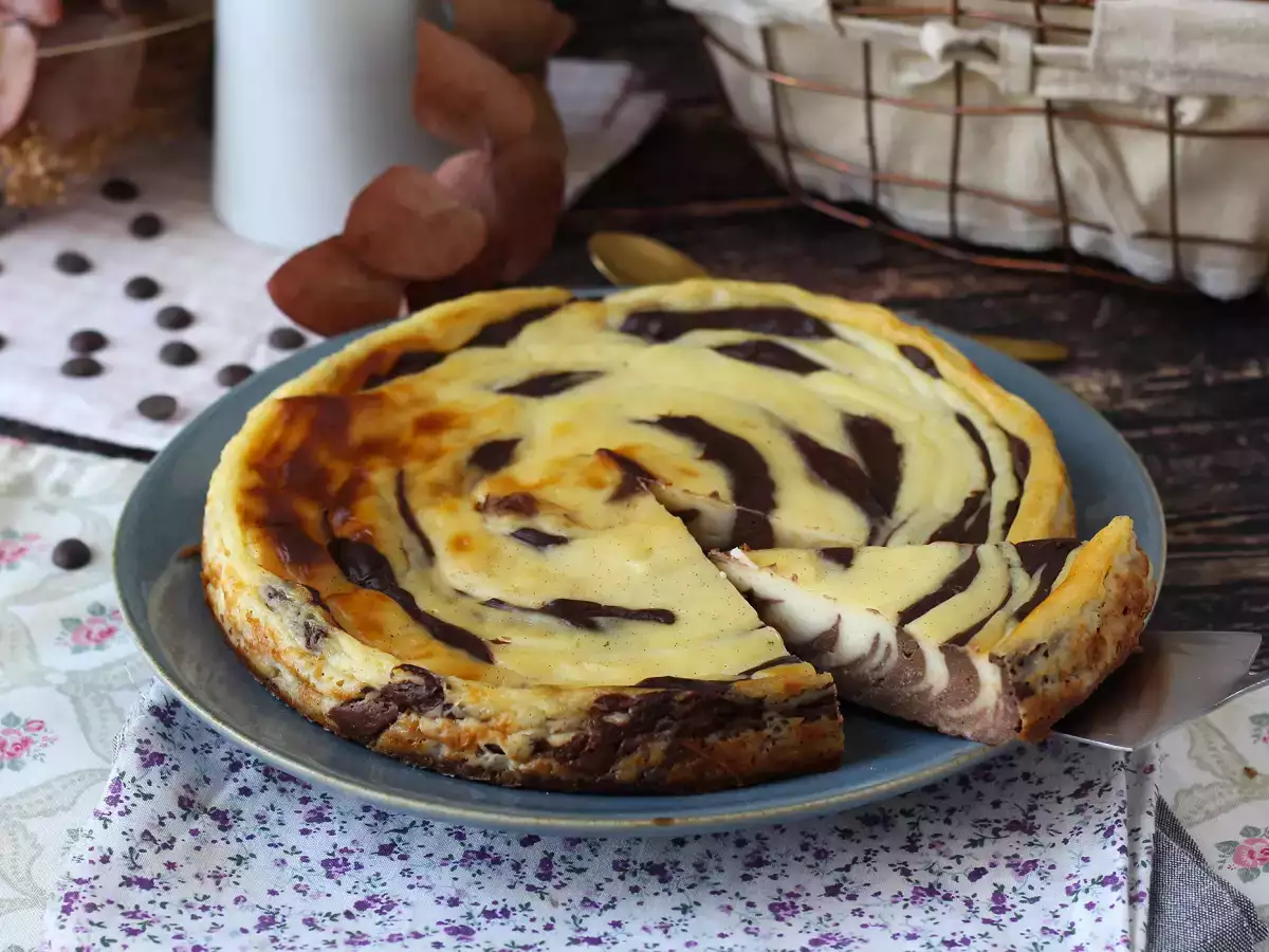 Zelo enostaven marmoriran flan brez testa z zagotovljenim »wow« učinkom - fotografija 2