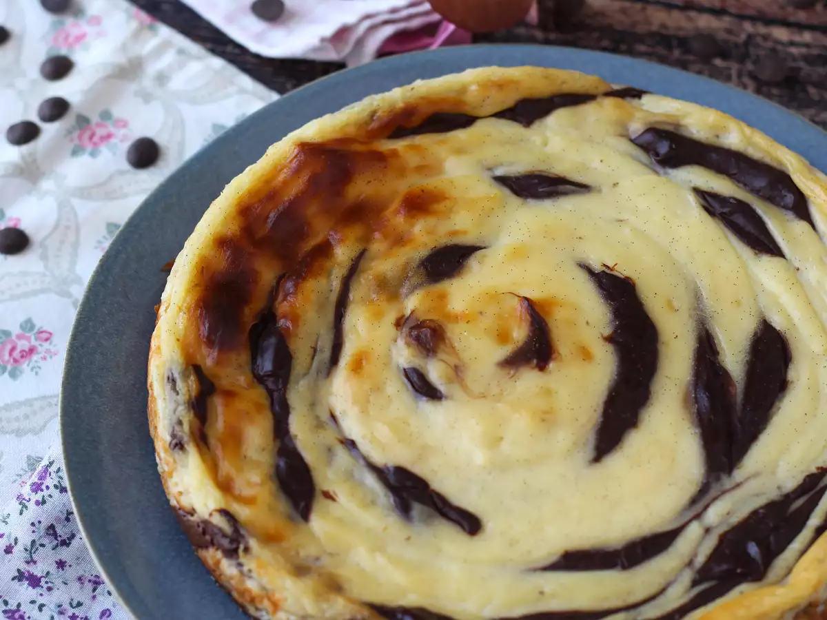 Zelo enostaven marmoriran flan brez testa z zagotovljenim »wow« učinkom - fotografija 4