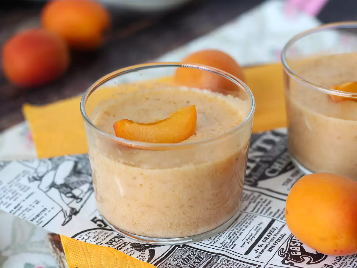 Zelo preprosta marelična pena brez kuhanja in le z nekaj sestavinami!