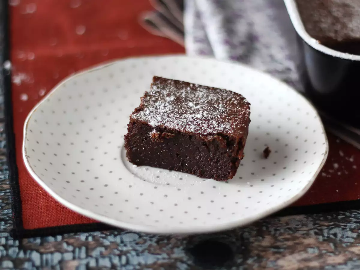 Zelo sočna čokoladno-kostanjeva torta iz samo 4 sestavin - fotografija 7