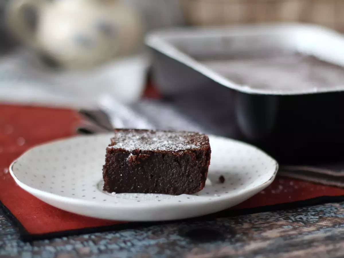 Zelo sočna čokoladno-kostanjeva torta iz samo 4 sestavin - fotografija 9