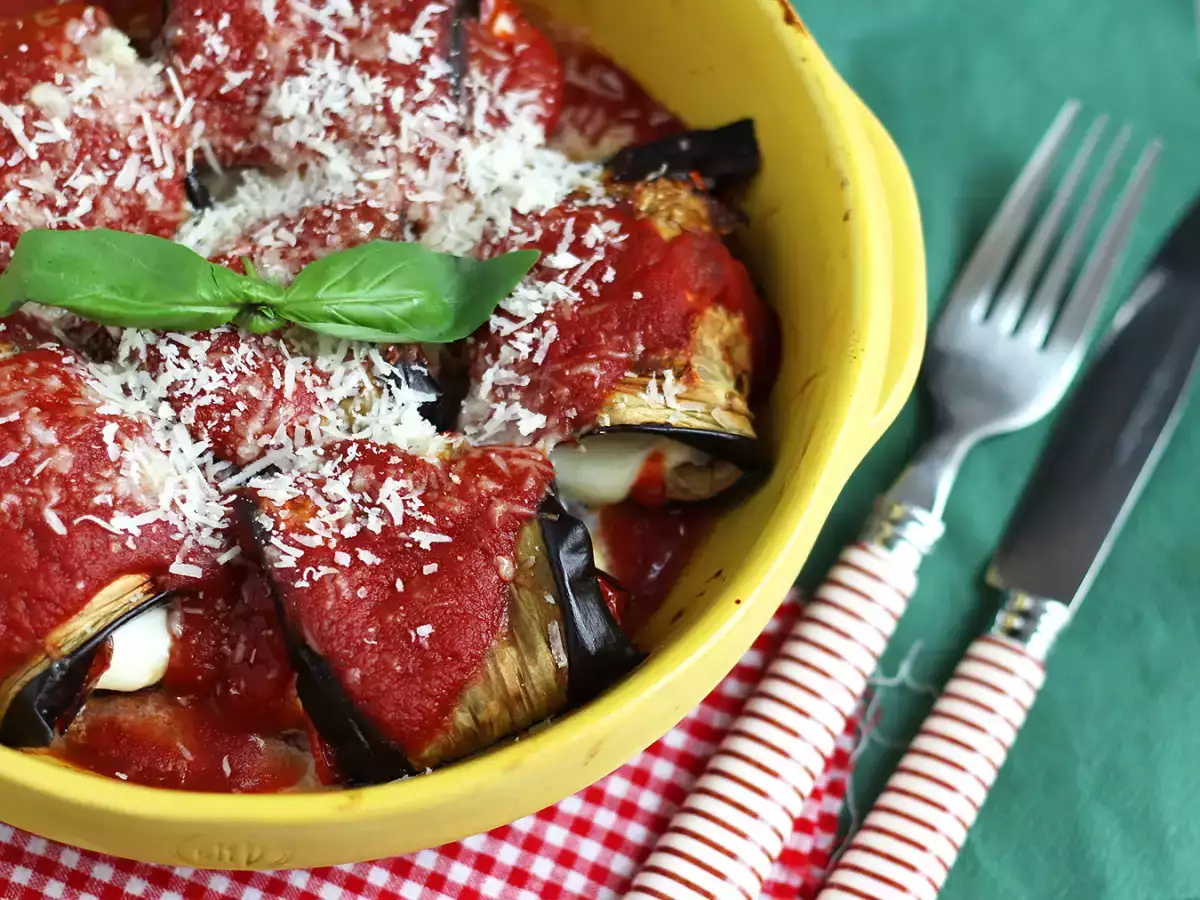 Zvitki jajčevcev parmigiana - fotografija 5